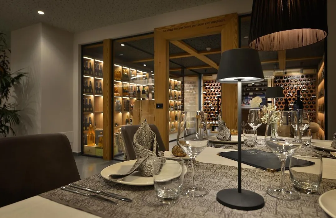Hotel Bucaneve-1