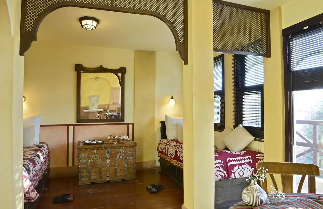 Hotel Empress Zoe-1