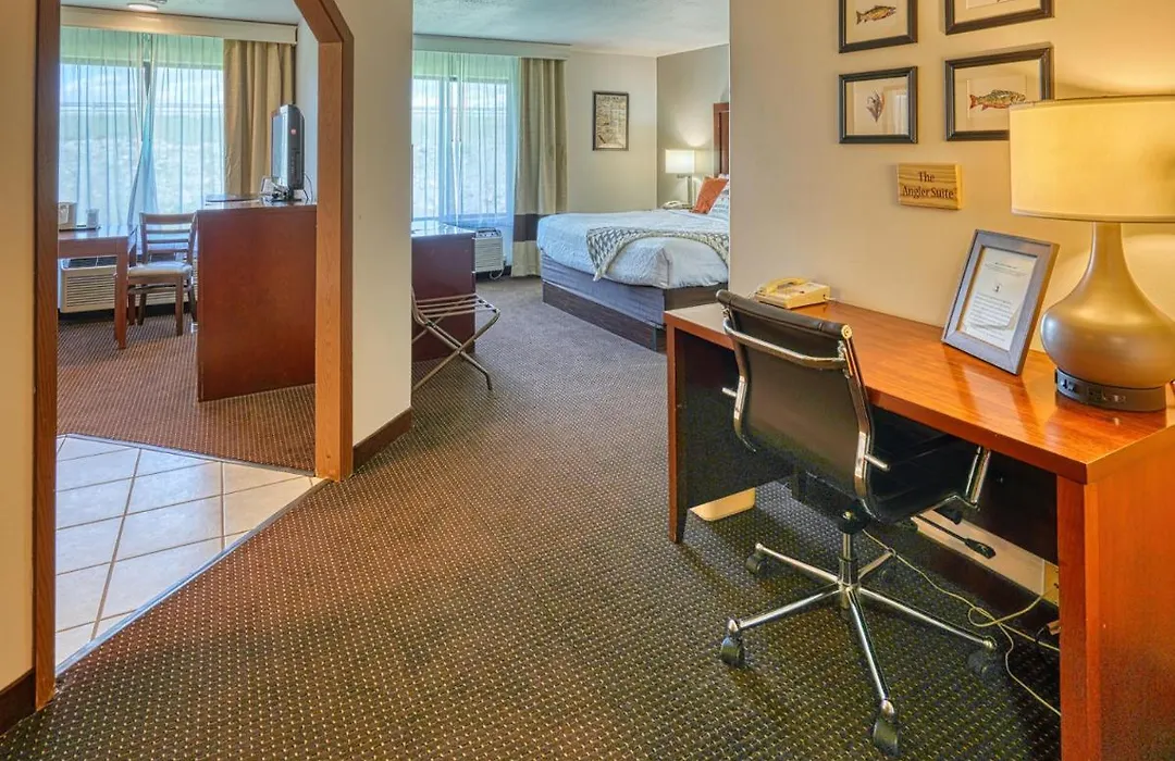Yellowstone River Inn & Suites-1