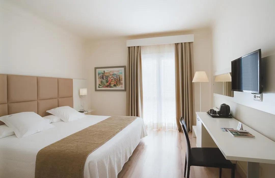 Hotel Pirineos Figueres By Pierre & Vacances-1