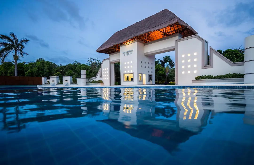 Bluebay Grand Esmeralda-1