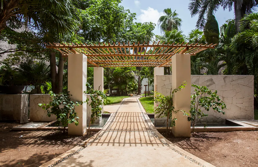 Mahekal Beach Front Resort&Spa-1