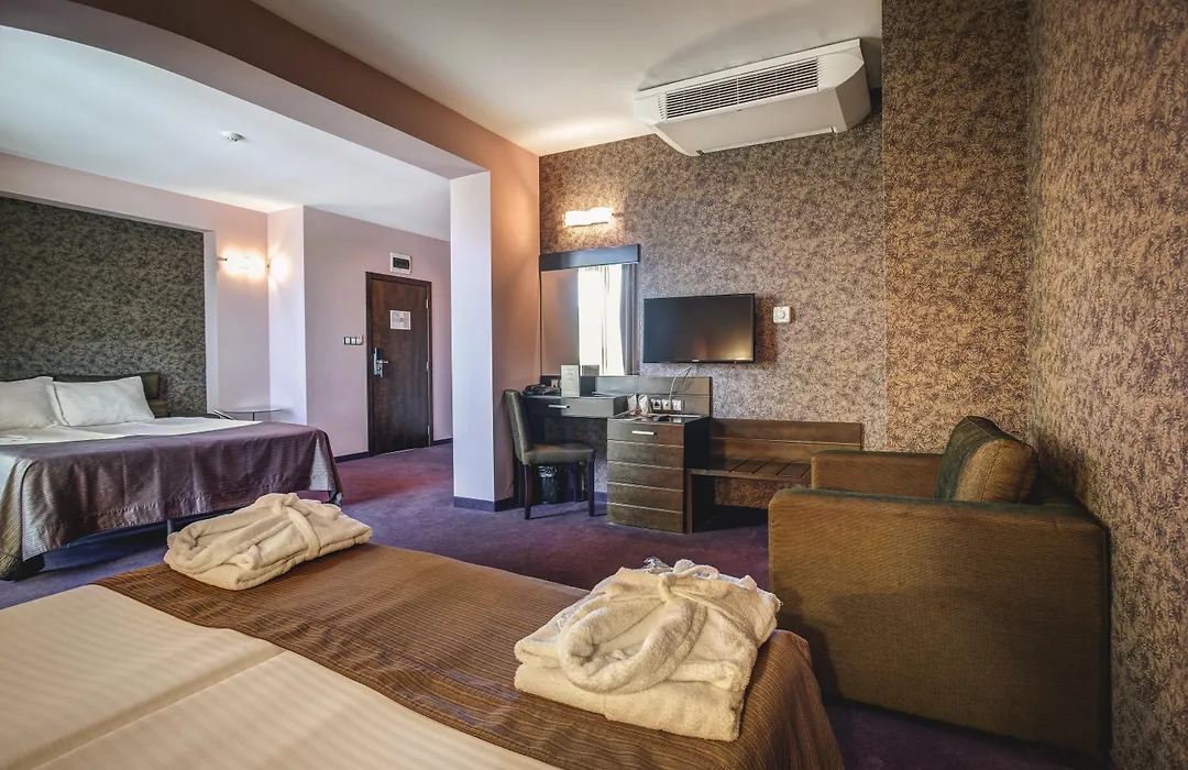 Budapest Hotel - Free Parking-1