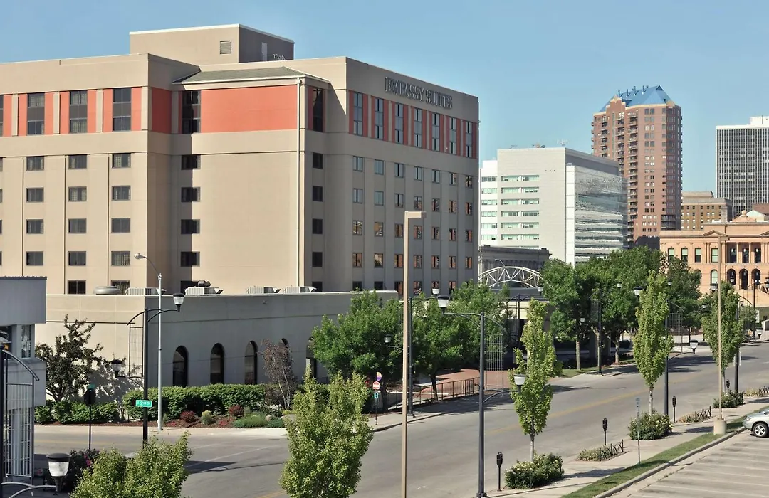 Embassy Suites Des Moines Downtown-1
