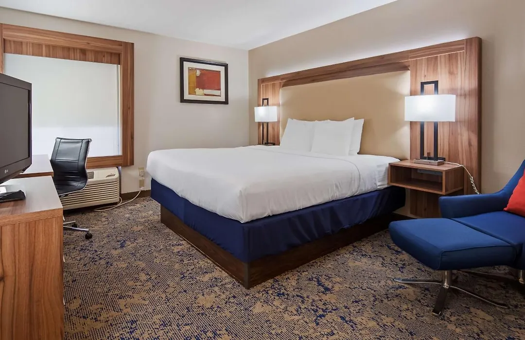 Best Western Plus Kansas City Airport - Kci East-1