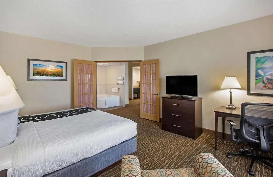 Comfort Inn & Suites Sarasota I75-1