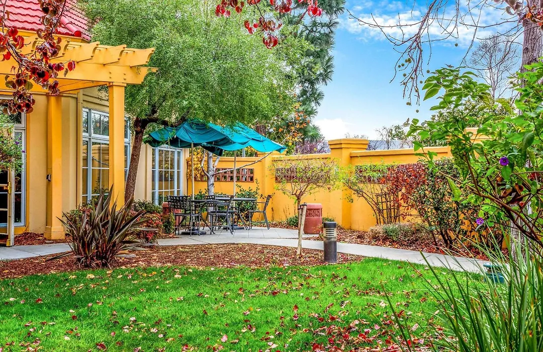 La Quinta Inn & Suites By Wyndham Fremont Silicon Valley-1