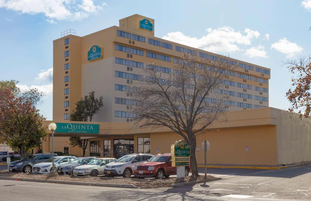 La Quinta By Wyndham Secaucus Meadowlands-1