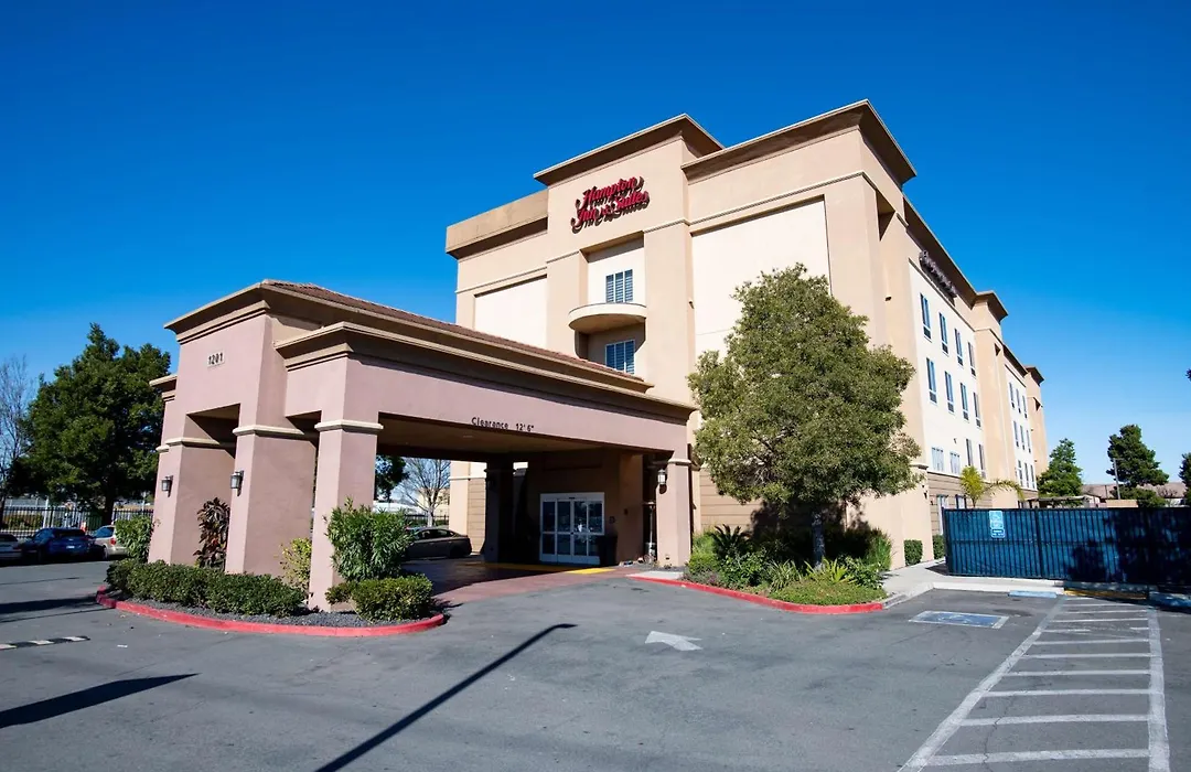 Hampton Inn & Suites Pittsburg-1