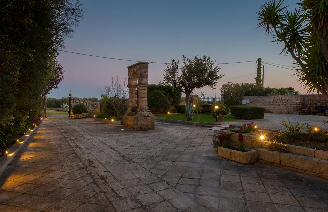 Relais Masseria Casina Dei Cari-1