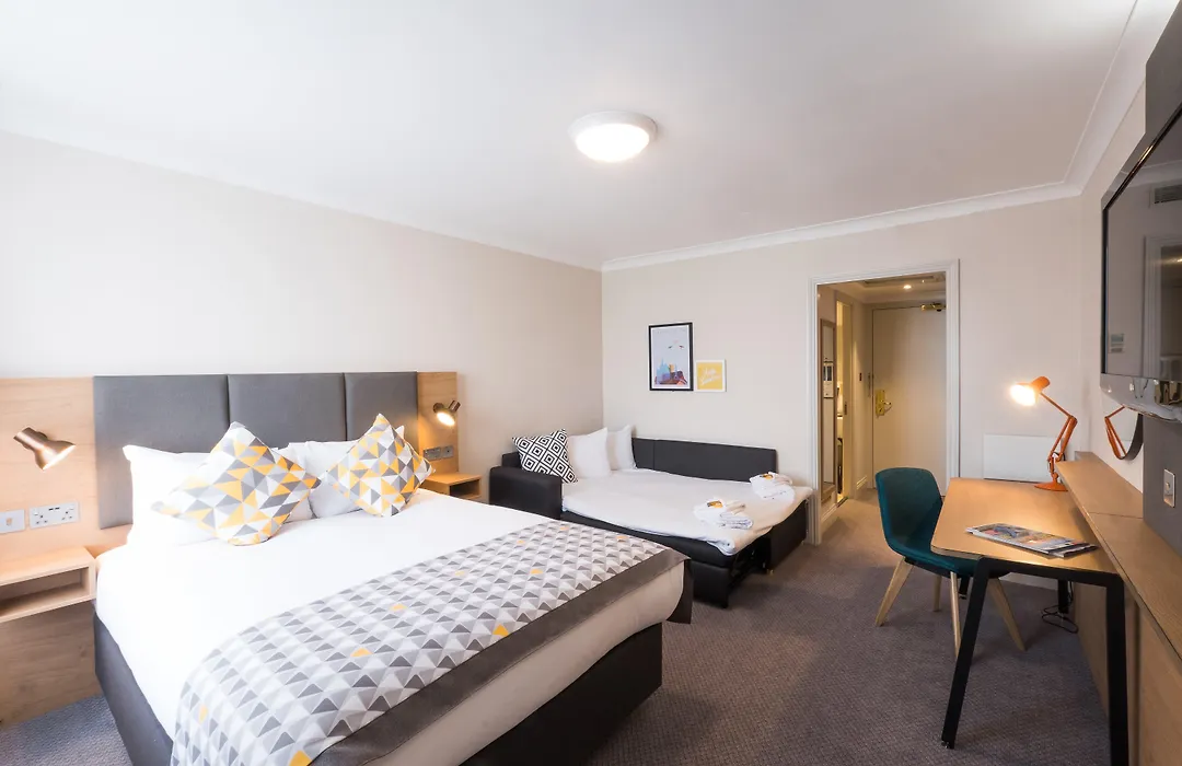 Holiday Inn Farnborough By Ihg-1