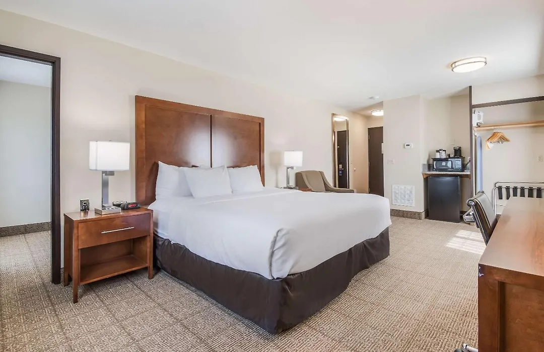 Comfort Inn Newport-1