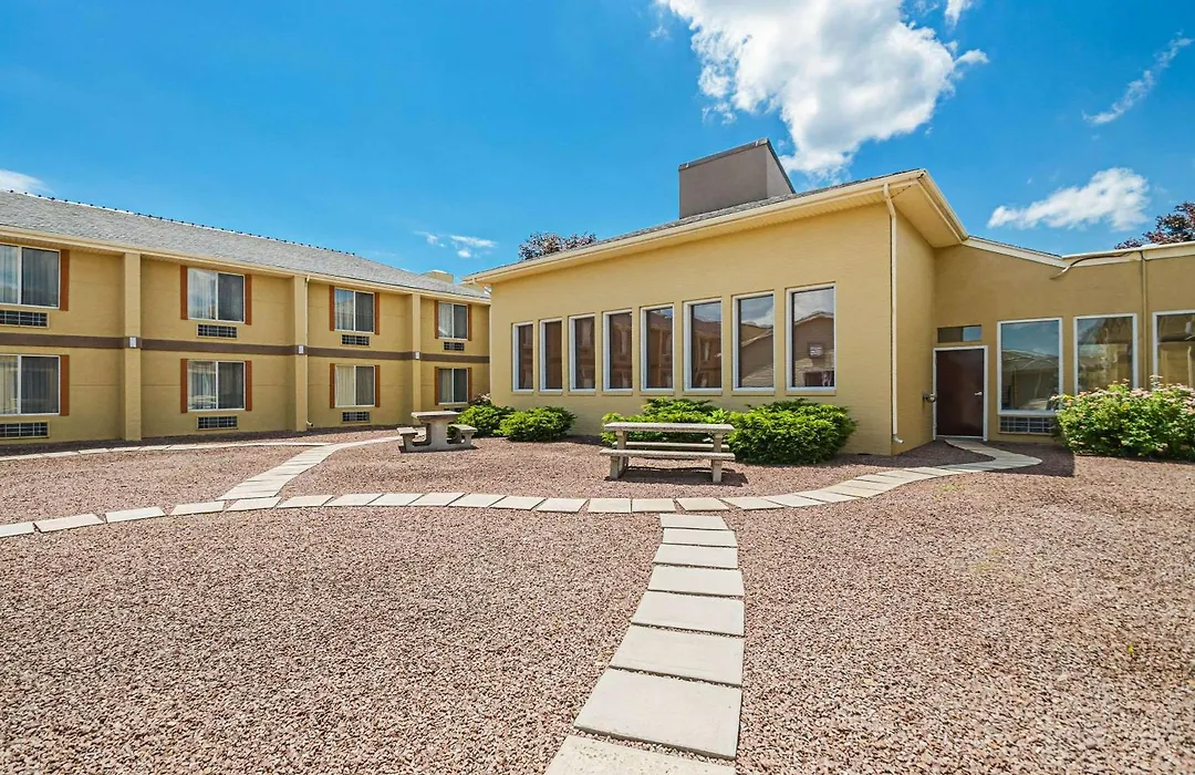 Quality Inn & Suites Frostburg-Cumberland-1