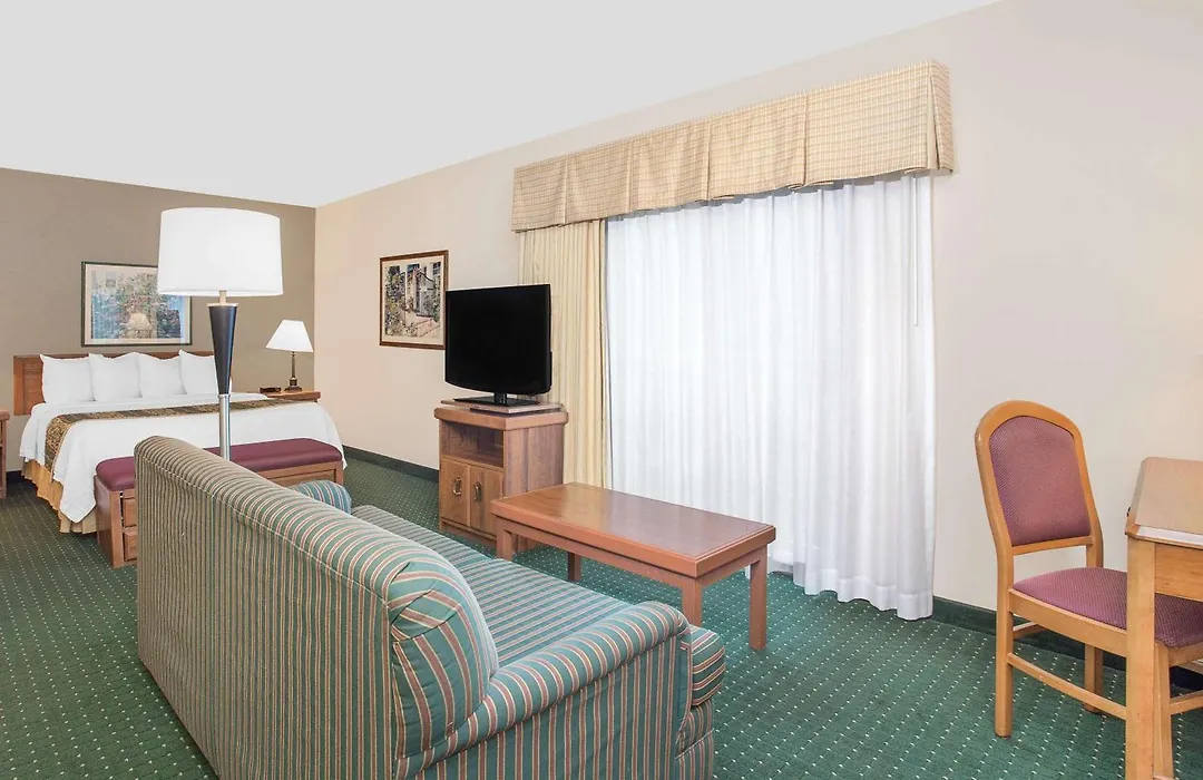 Hawthorn Extended Stay By Wyndham Green Bay-1
