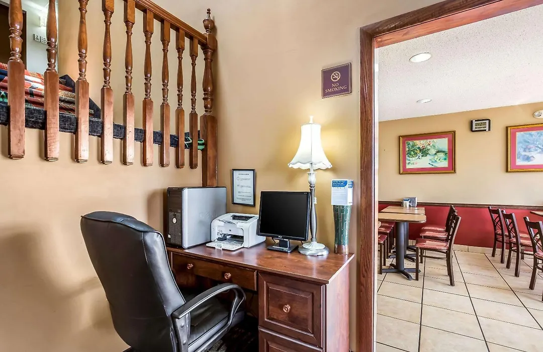 Econo Lodge Inn & Suites Fairview Heights St Louis-1