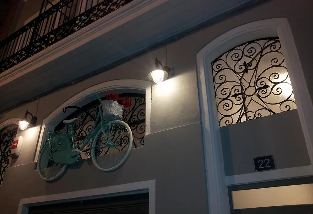 Hotel Smile & Co Hostal Boutique-1