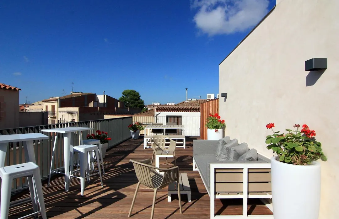 Hotel Raval de la Mar-1