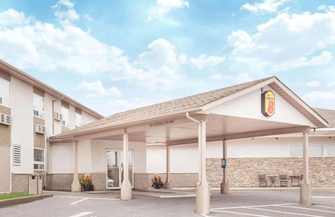 Super 8 By Wyndham Kenora-1