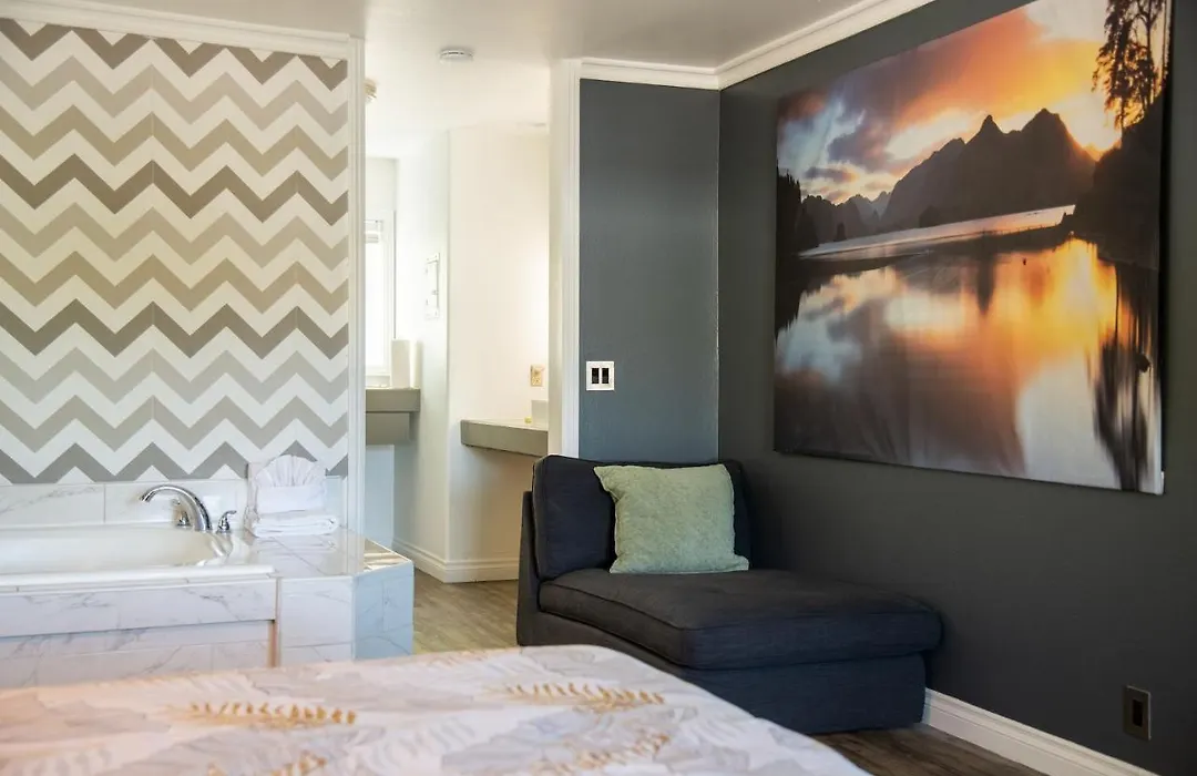 Big Bear Spa Suites-1