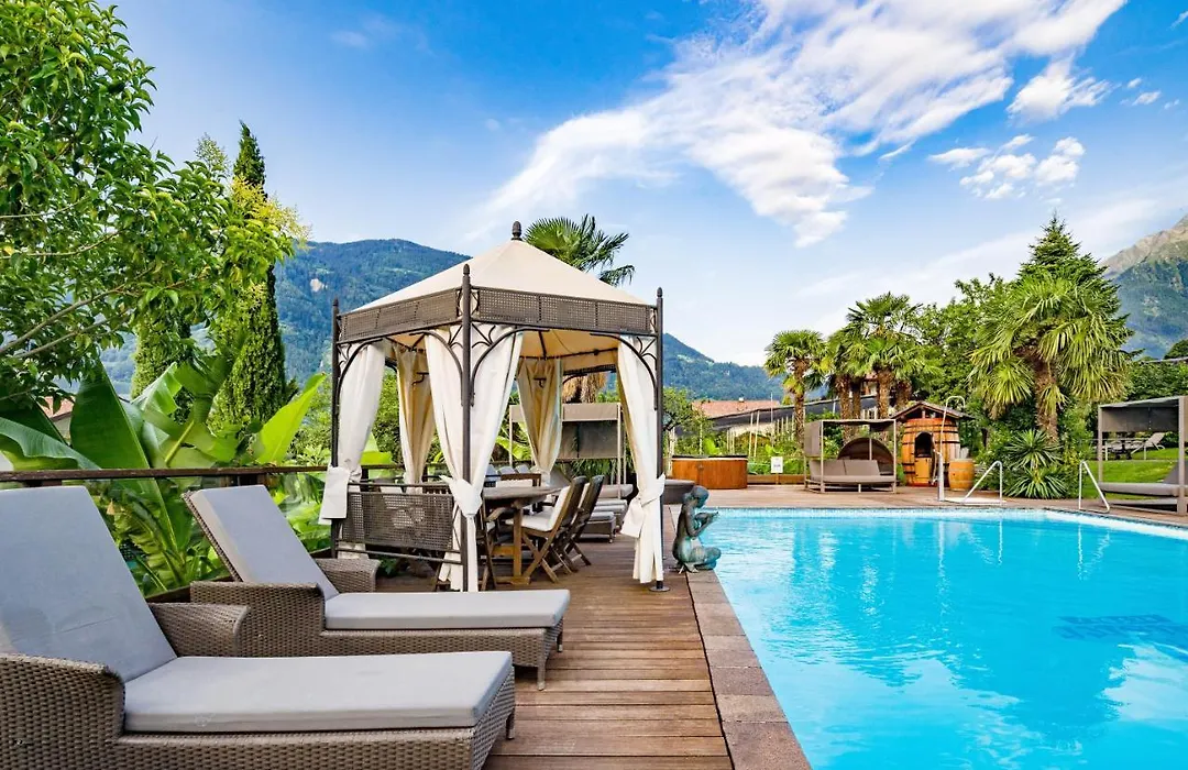 Ruster Resort-1