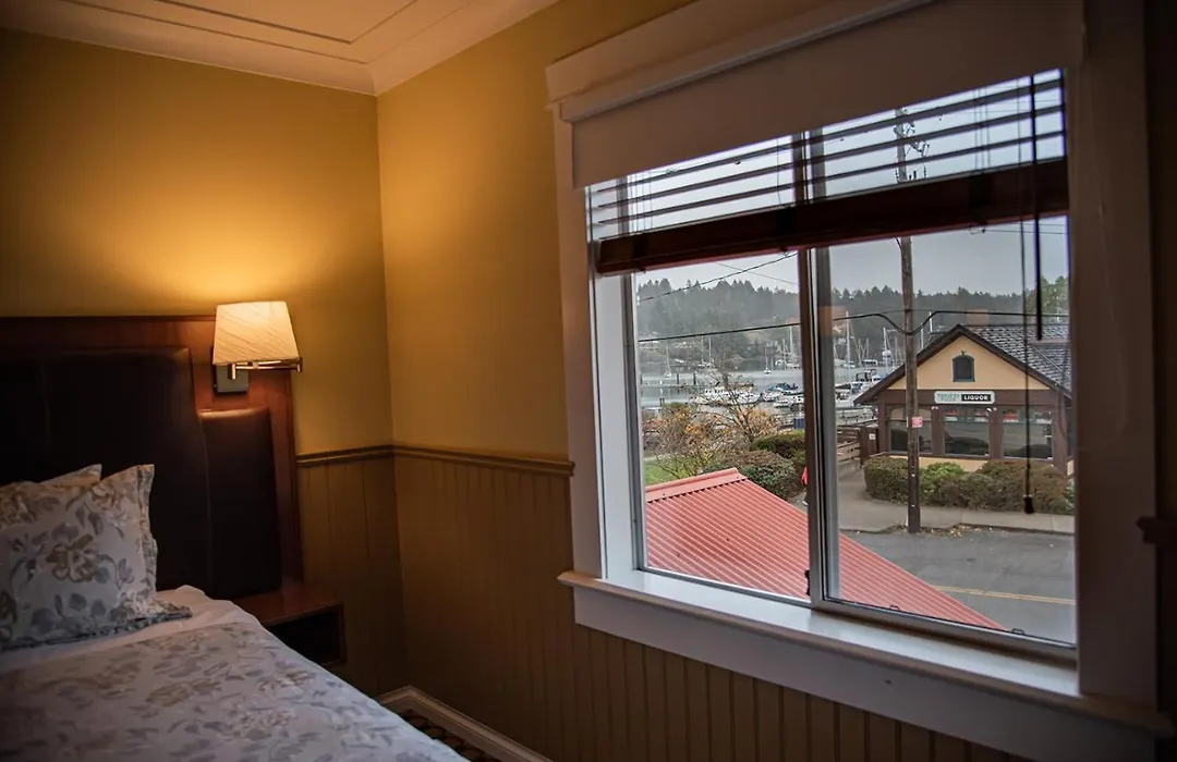 Salt Spring Inn-1