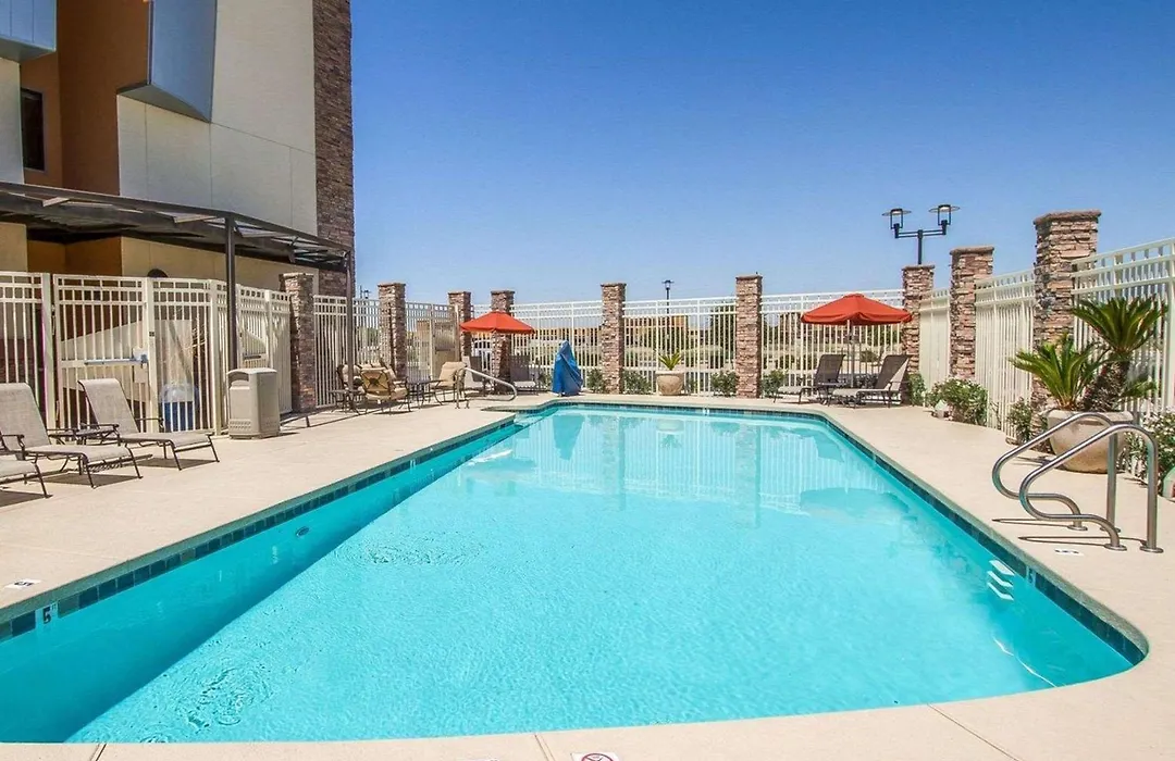 Comfort Suites Glendale - State Farm Stadium Area-1