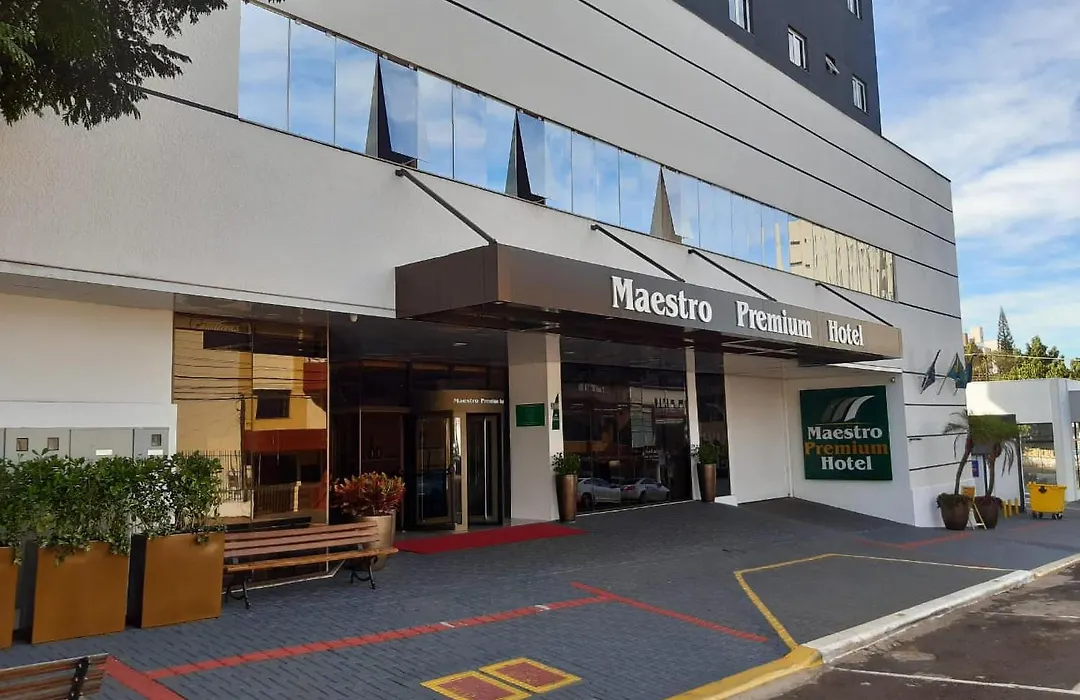 Hotel Maestro Premium Cascavel-1