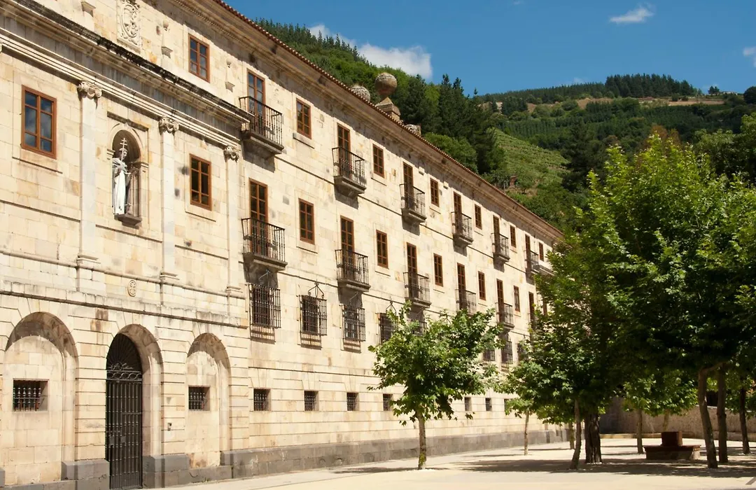 Parador De Corias-1