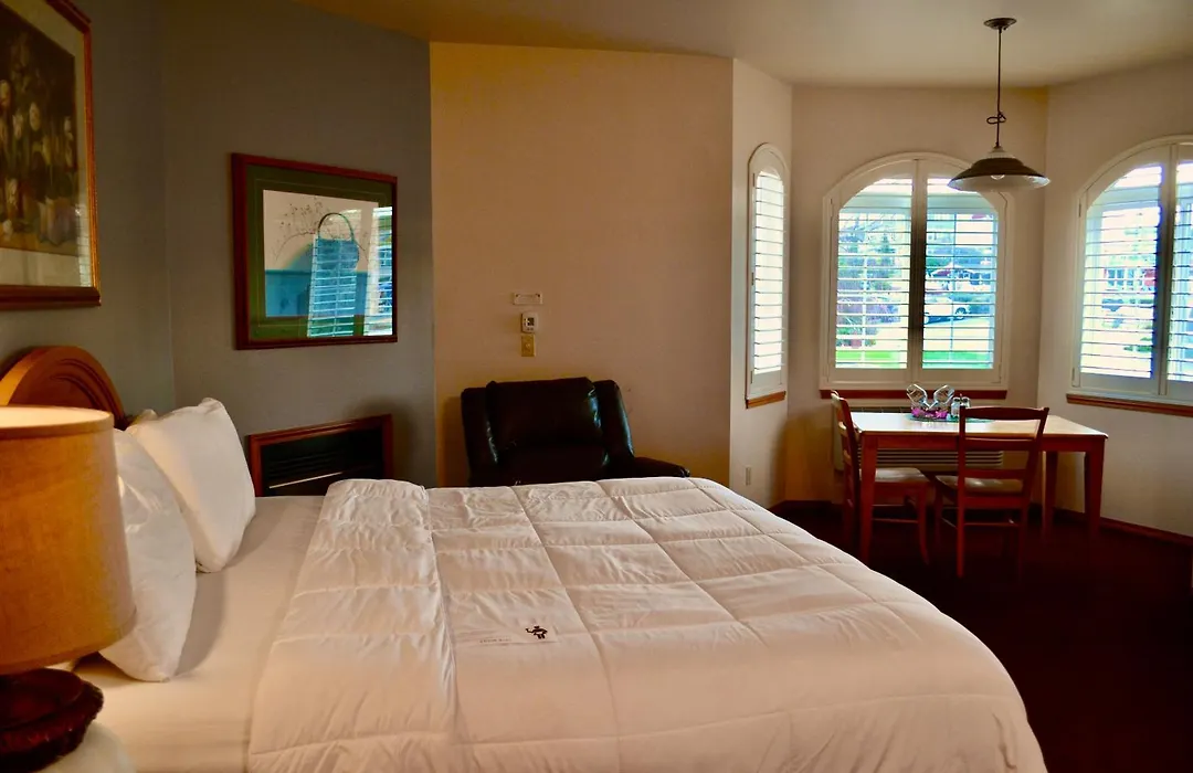 Anaco Bay Inn-1