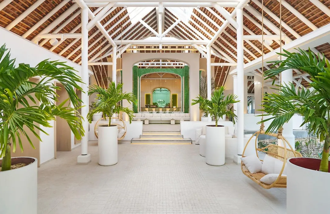 Lux* Belle Mare Resort & Villas-1