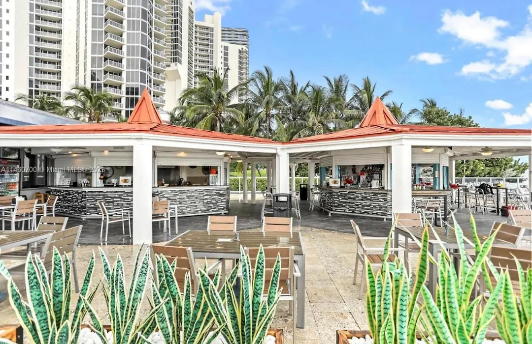 Ramada Plaza By Wyndham Marco Polo Beach Resort-1