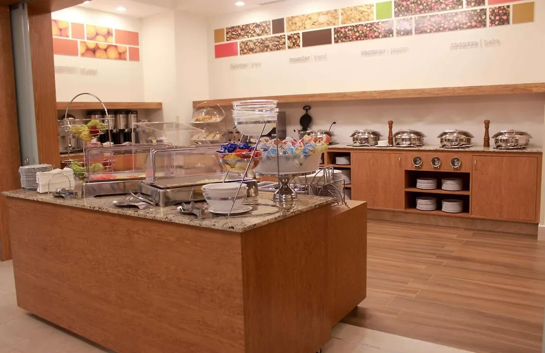 Hampton Inn By Hilton Merida-1