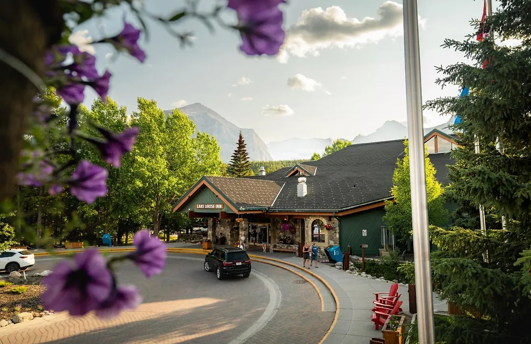 Lake Louise Inn-1