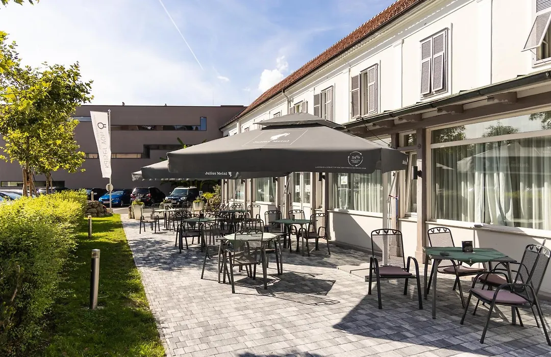 Kaiser von Österreich, Historik- und Thermalhotel-1