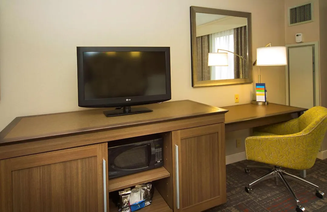 Hampton Inn & Suites Valdosta/Conference Center-1