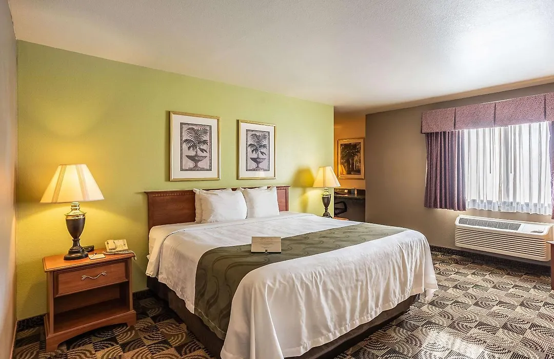 Quality Inn & Suites Hannibal West-1