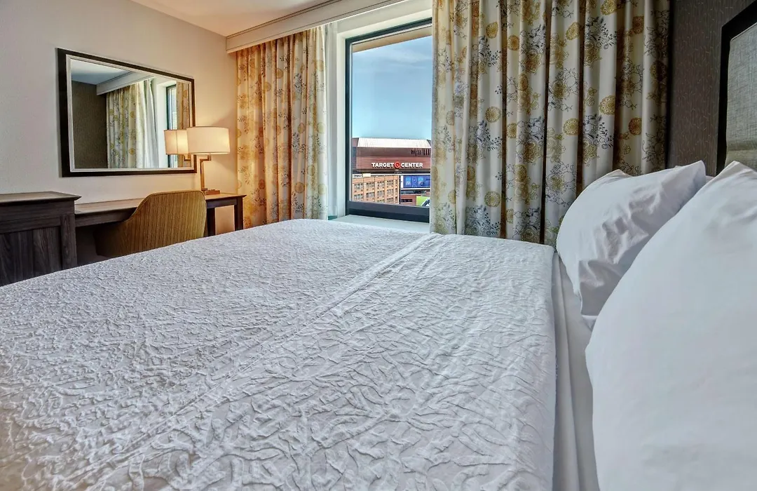 Hampton Inn & Suites - Minneapolis/Downtown-1