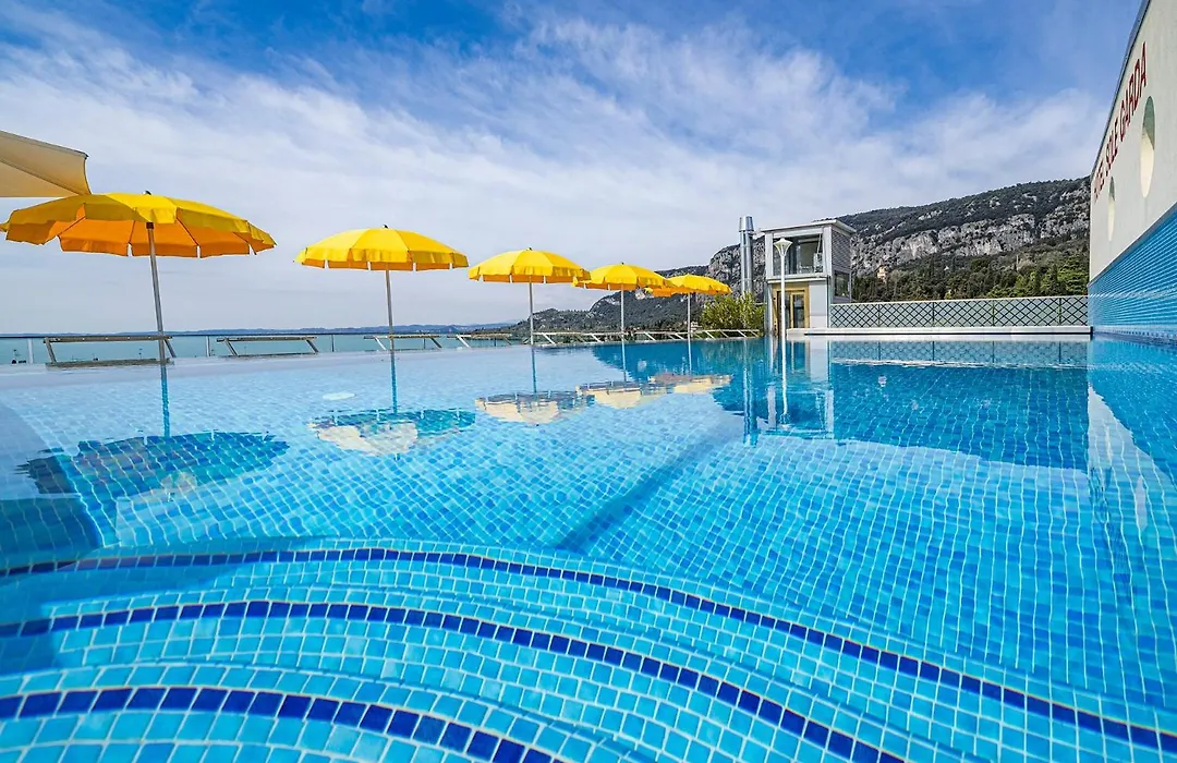 Sky Pool Hotel Sole Garda-1