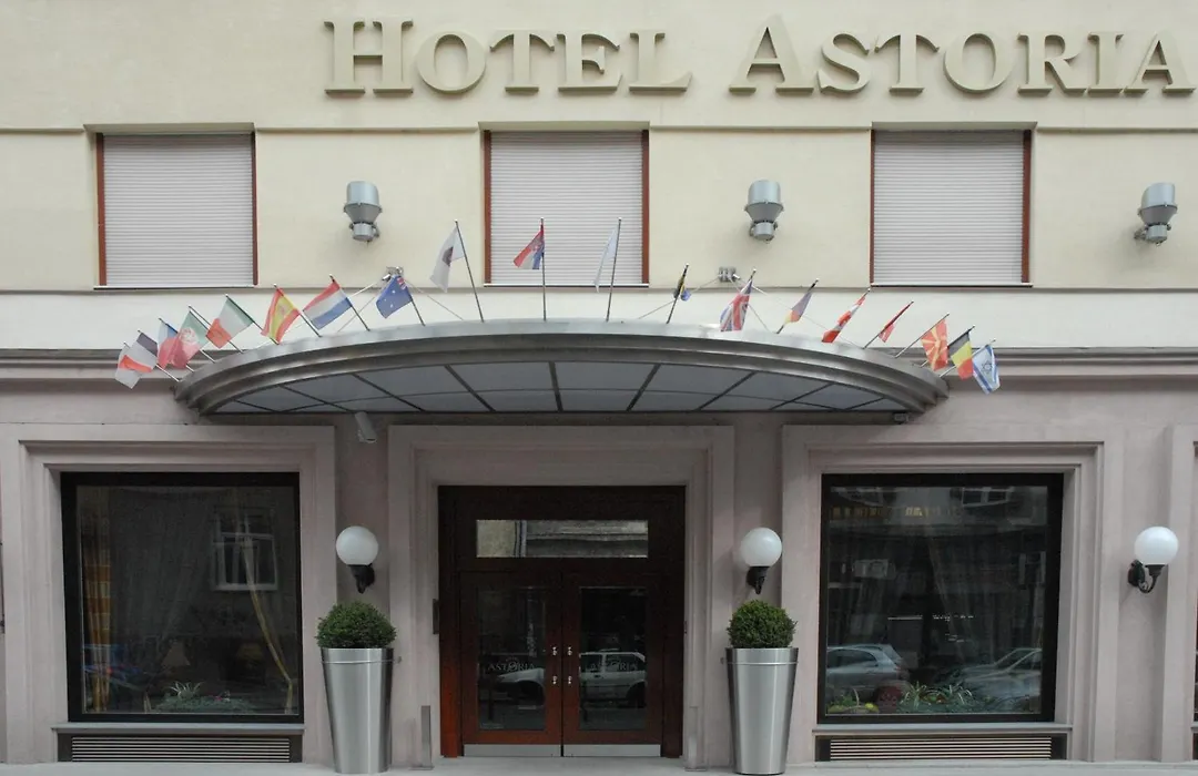 Best Western Premier Hotel Astoria-1