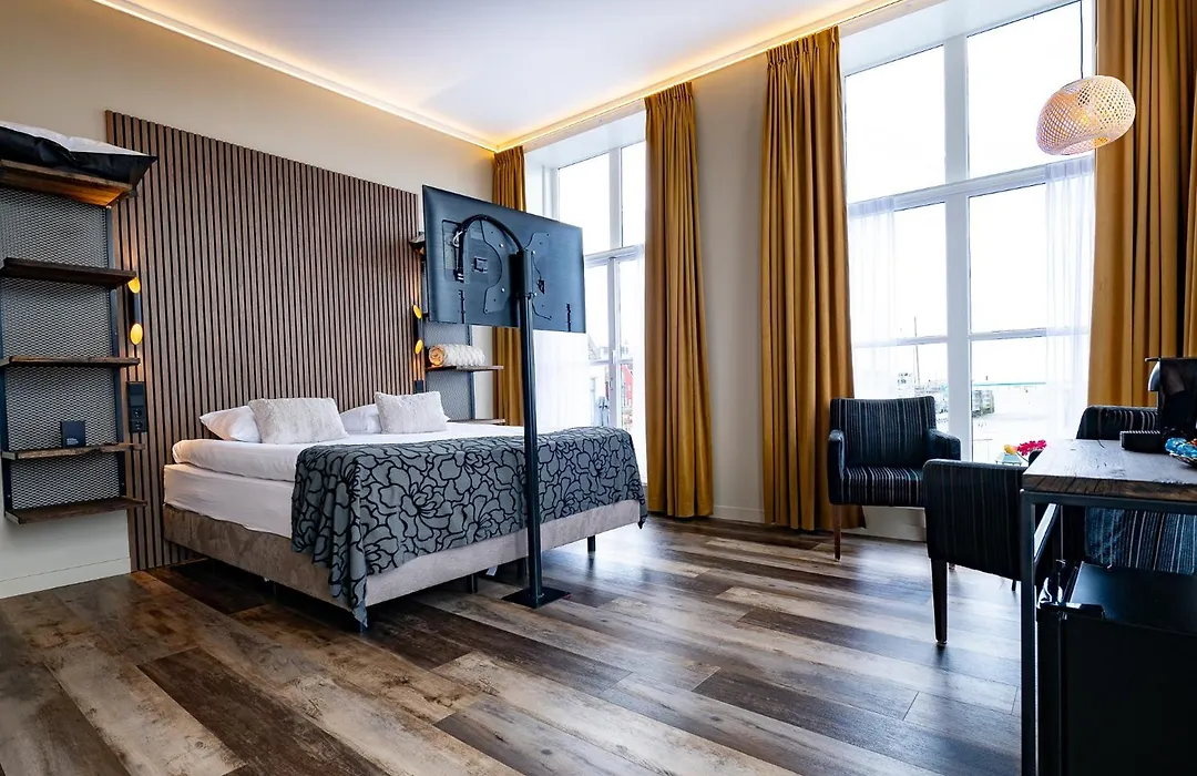 Hotel Zeezicht-1