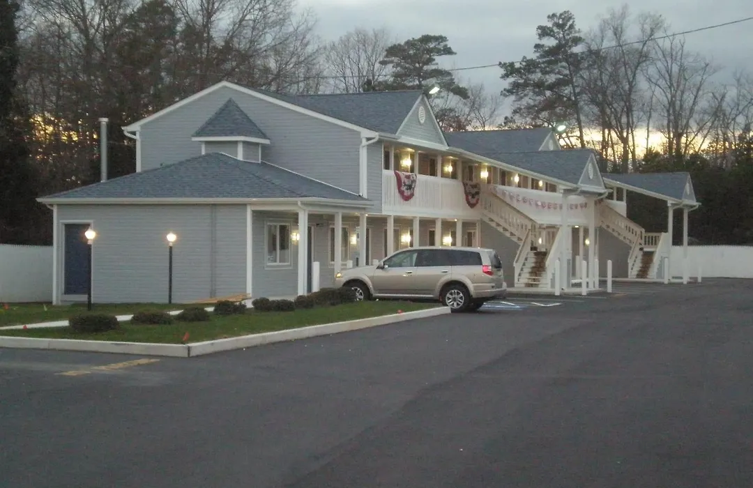 Village Inn & Suites - Smithville-1