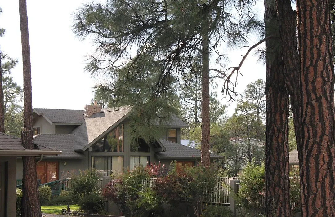 Majestic Mountain Inn-1