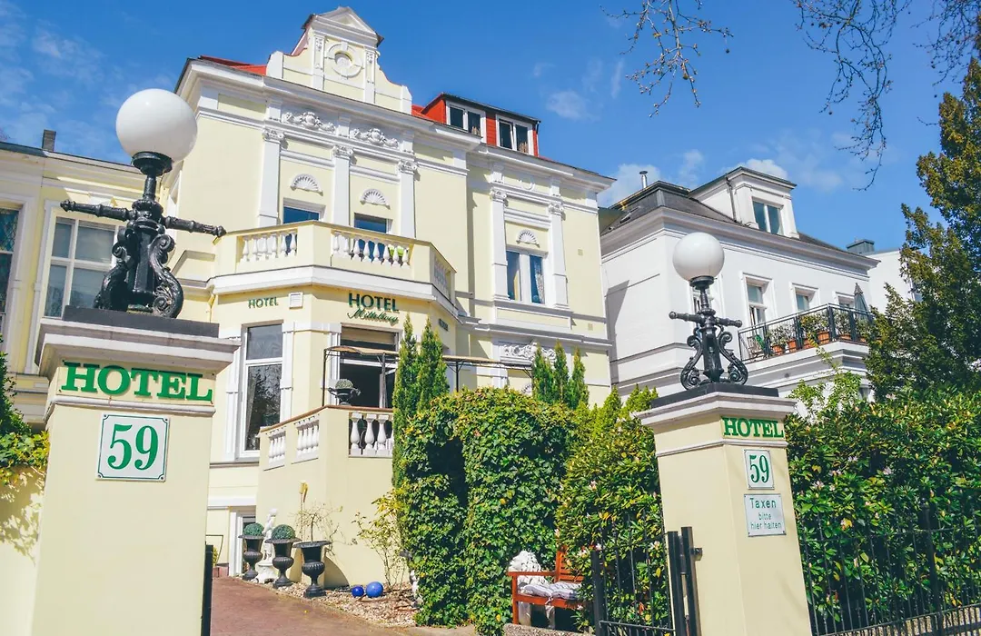 Hotel Mittelweg-1