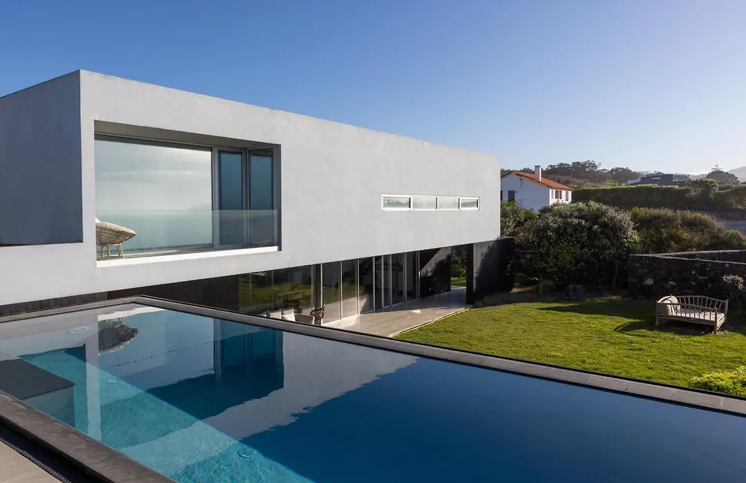 White Exclusive Suites & Villas-1