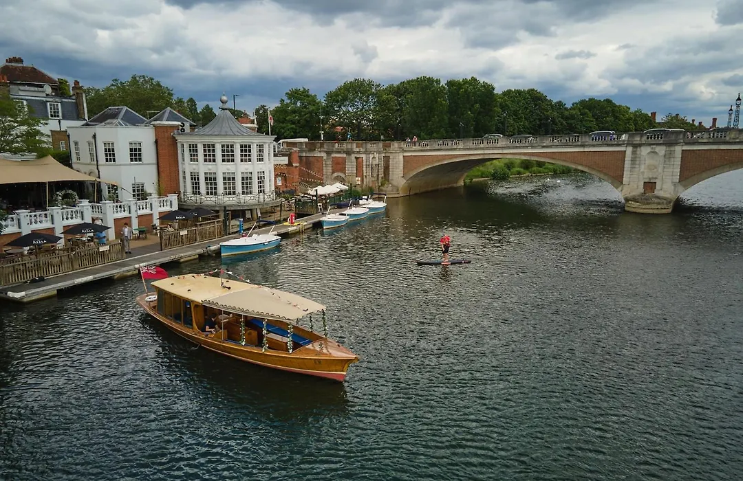 The Mitre, Hampton Court-1