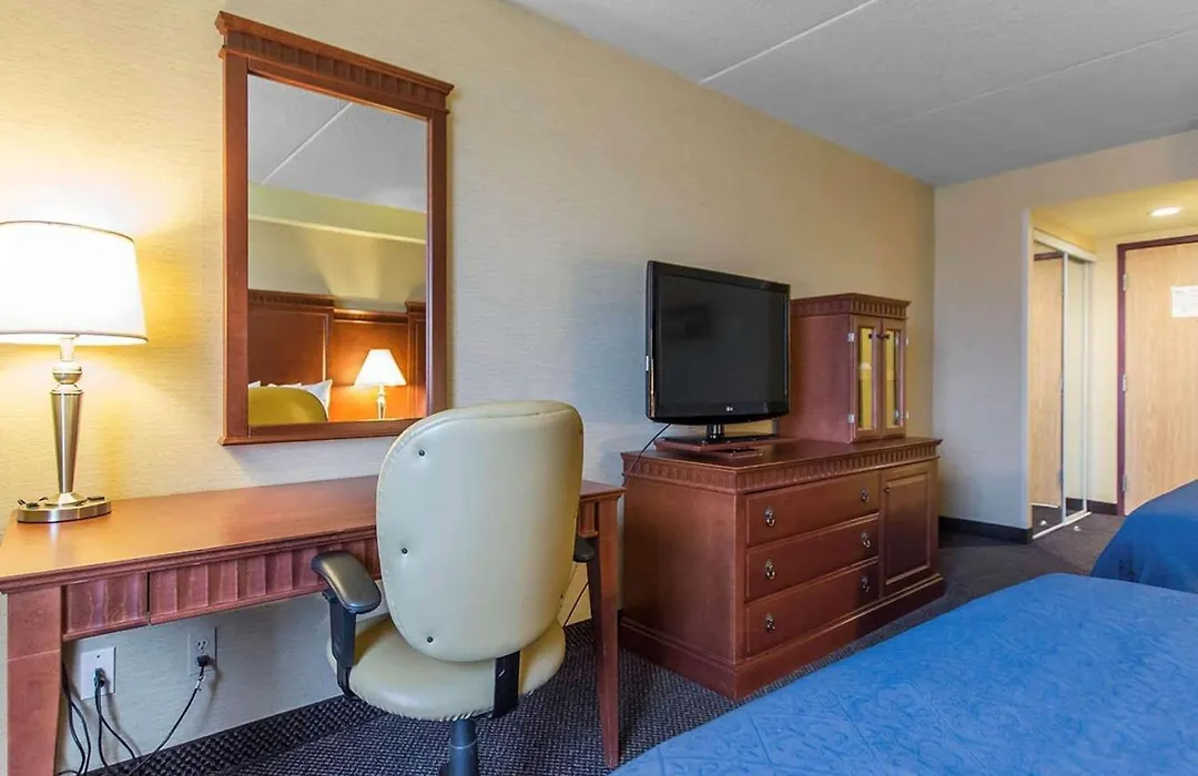 Quality Inn & Suites Bay Front-1