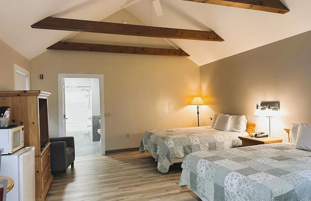 Spruce Lane Lodge And Cottages-1