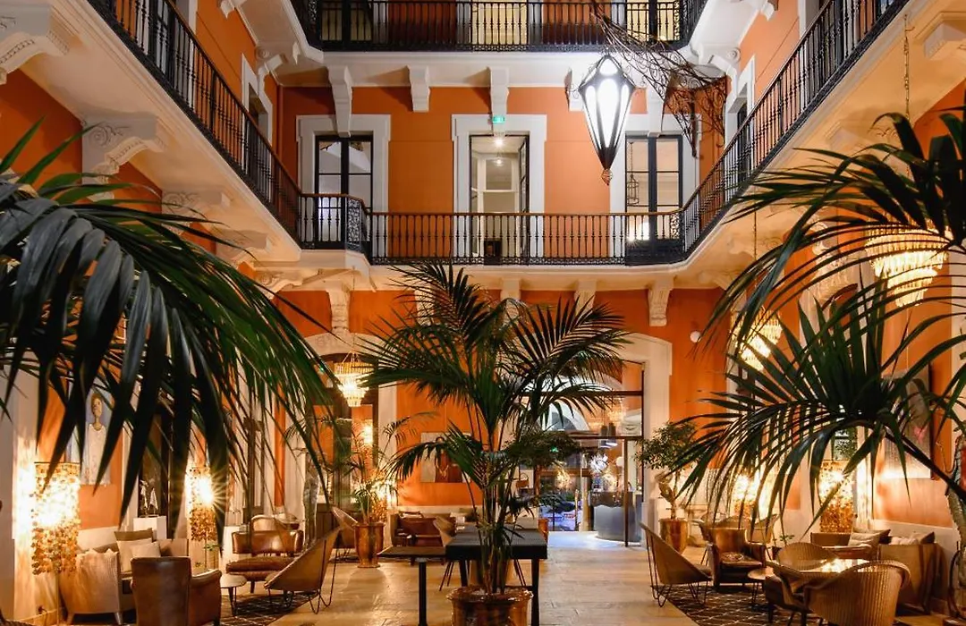 Le Grand Hotel-1