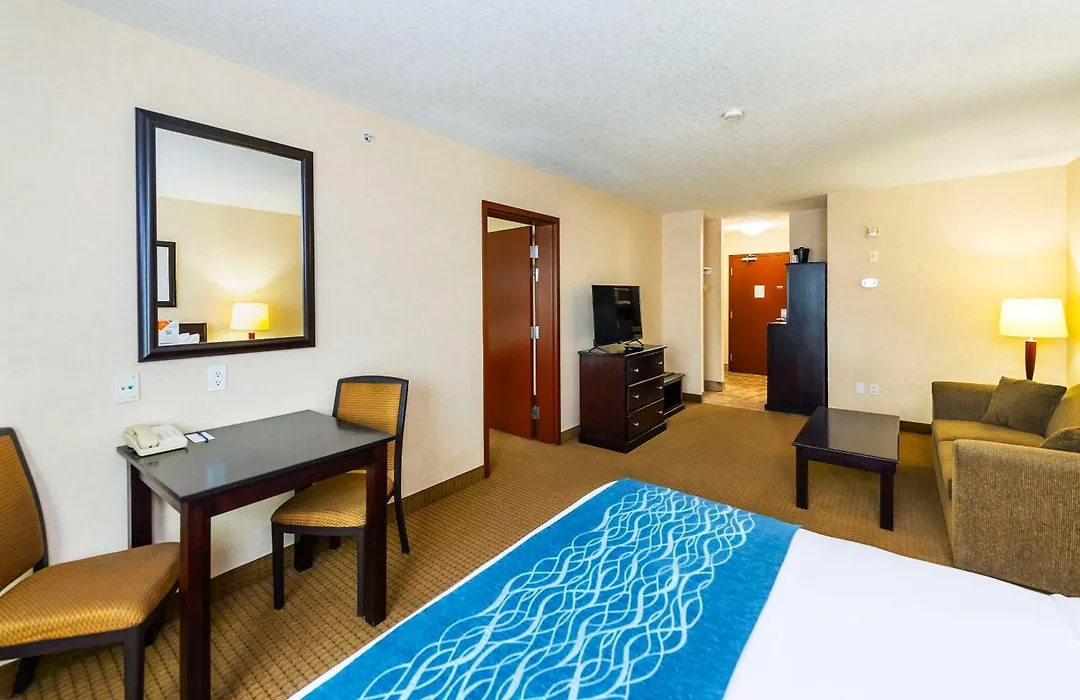Comfort Inn & Suites-1