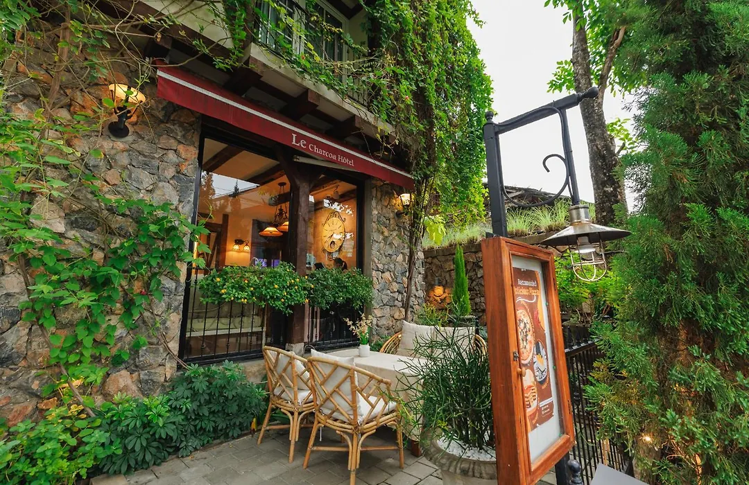 Le Charcoa Hotel-1